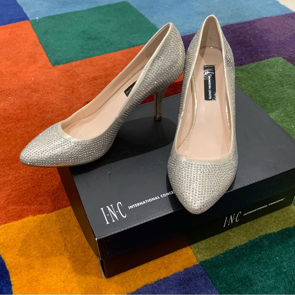 INC International Concepts I.N.C. WMN Zitah Pointed Toe Pumps- Pearl Gold, 7.5